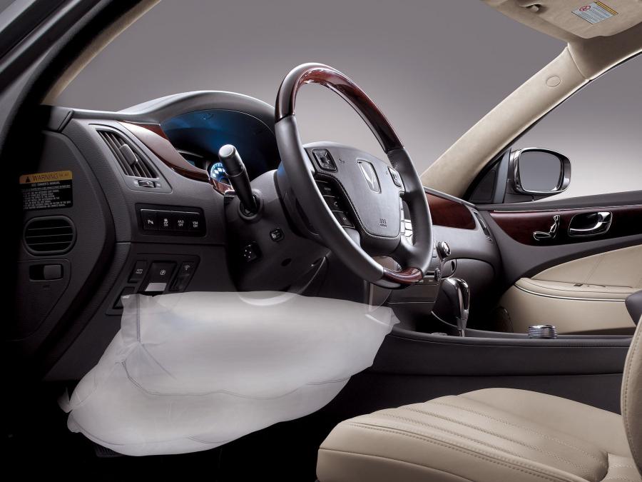  Hyundai Equus 2010 года  (US) (фото 10 из 68)